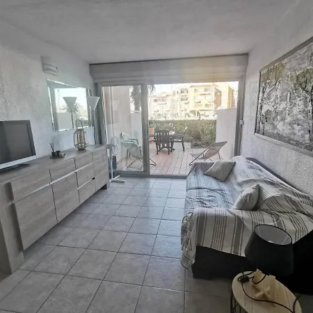 032 Ambassade Du Soleil 306 * אגדה